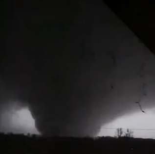 Mayfield tornado, 10 December 2021 — supplied Reddit image